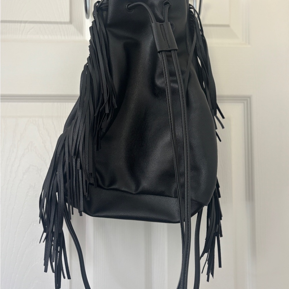 Victoria’s Secret‎ Faux Leather Fringe Bucket Backpack Purse - Picture 6 of 10